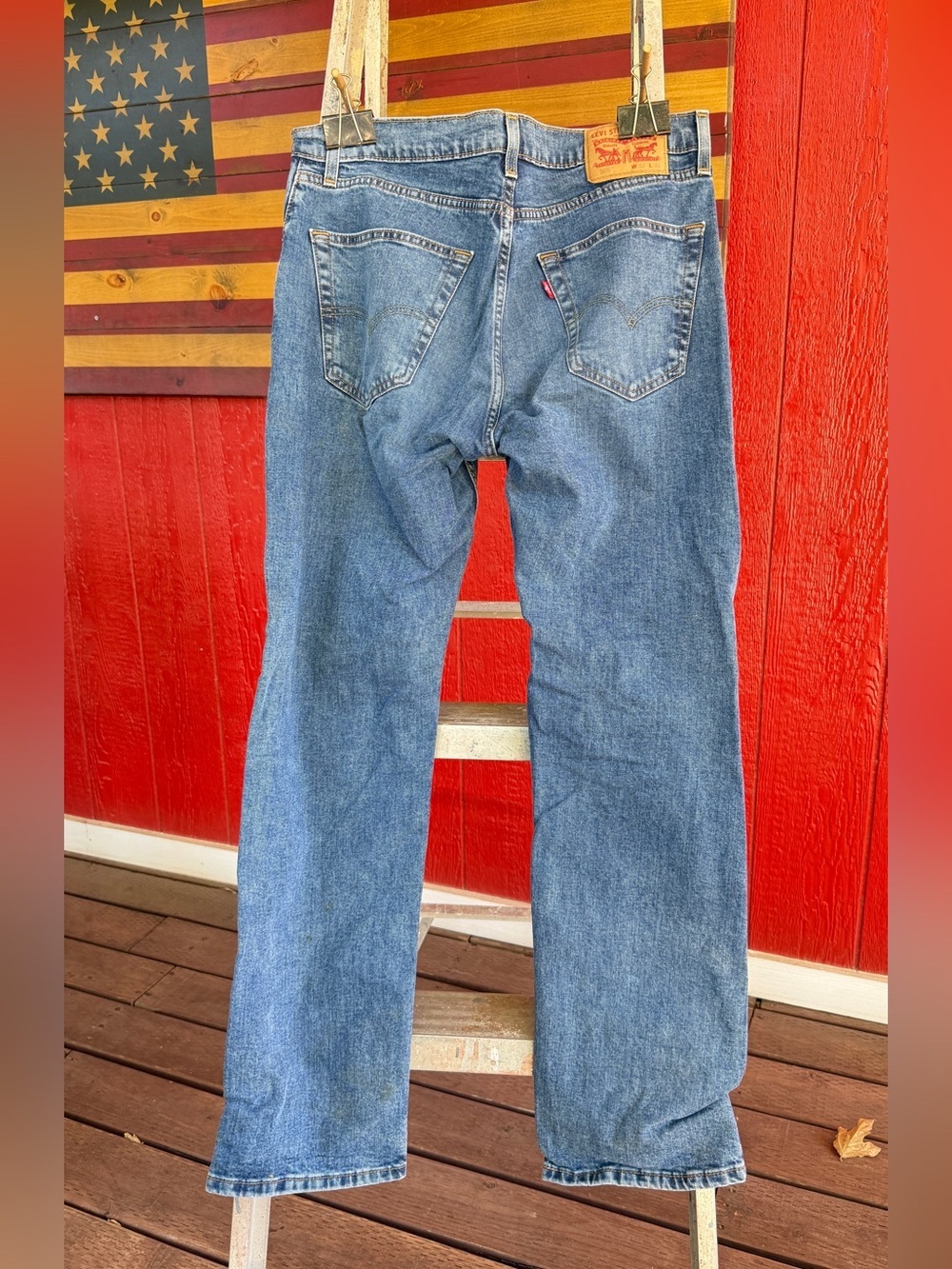 Levi’s 505 Regular Fit Medium Wash Jeans – Men’s 32x32 Classic Straight Leg - Picture 3 of 8